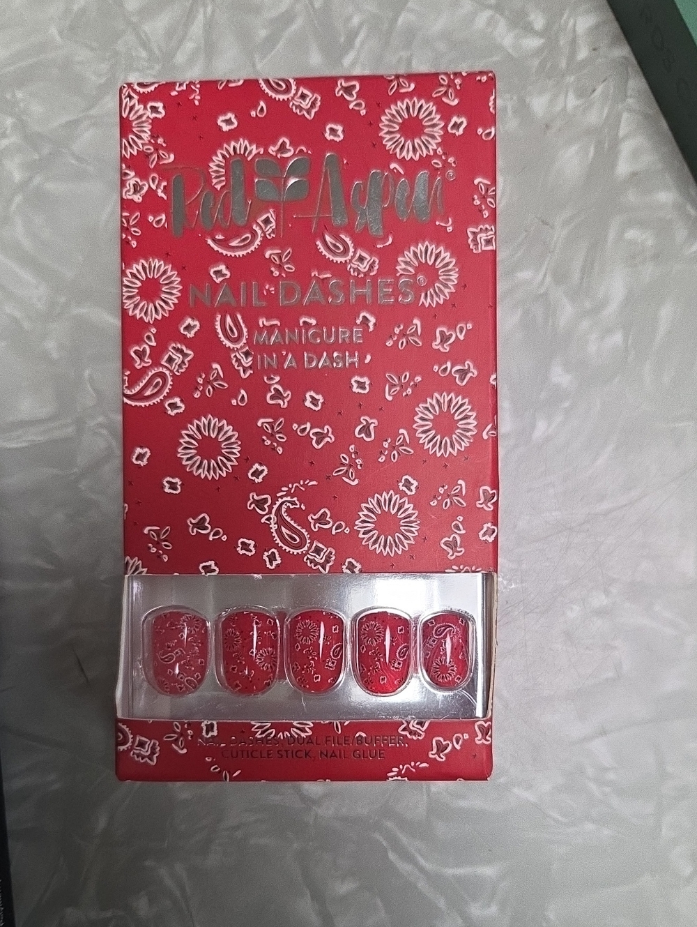 Nail Dashes Red Press-On Manicure